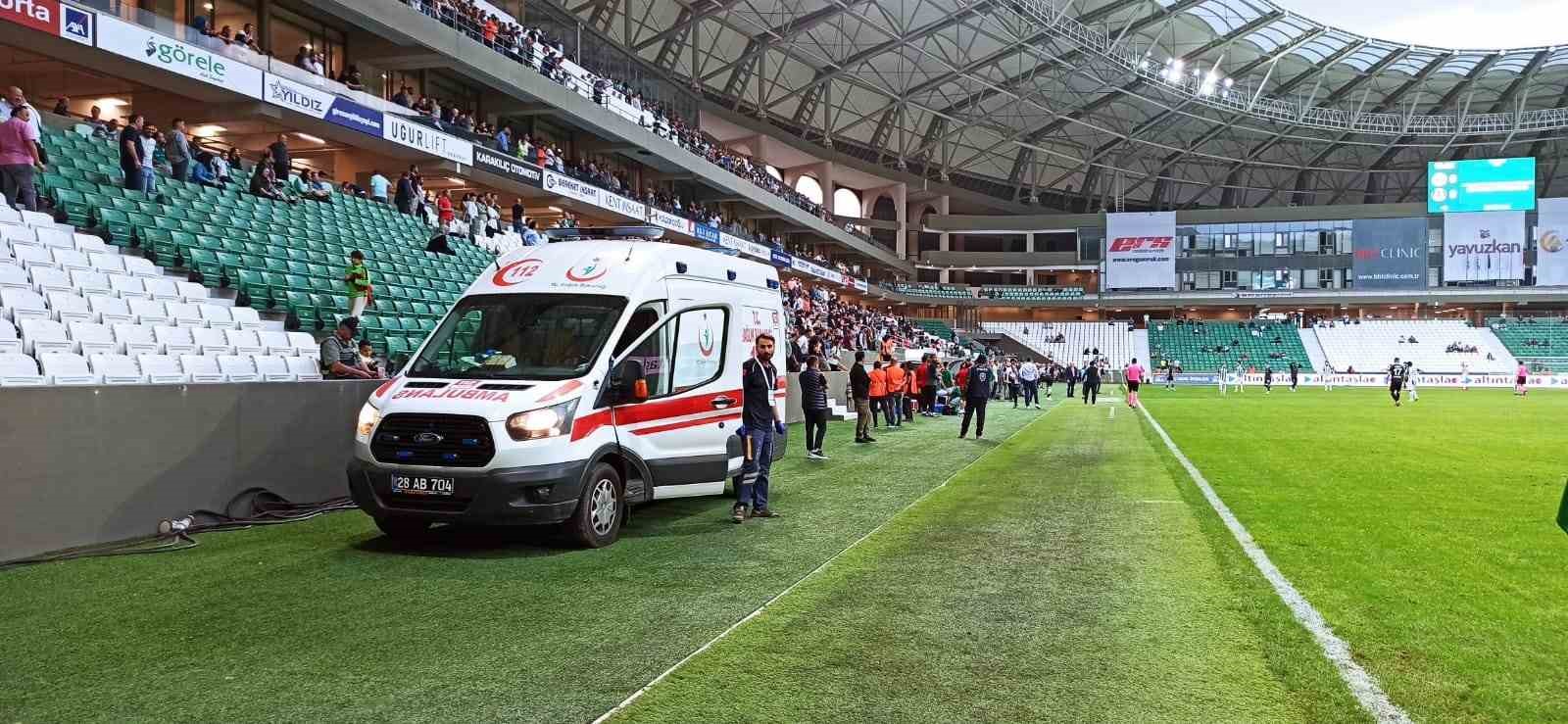 Giresunspor Teknik Direktörü Mustafa Kaplan, Manisa FK karşılaşması esnasında fenalaştı