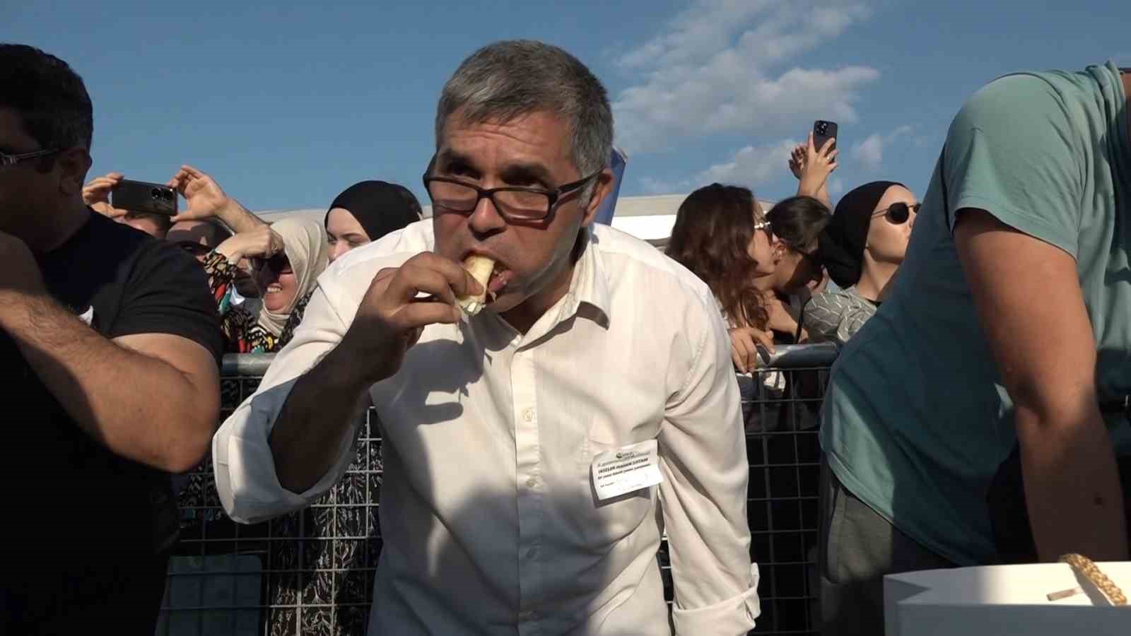 6 dakikada 14 metre kol b&ouml;reği yedi, 10 bin lira kazandı
