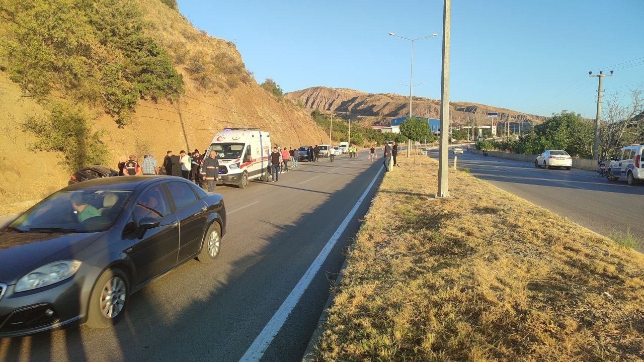 Çorum’da düğün dönüşü trafik kazası: 1 ölü, 3 yaralı 