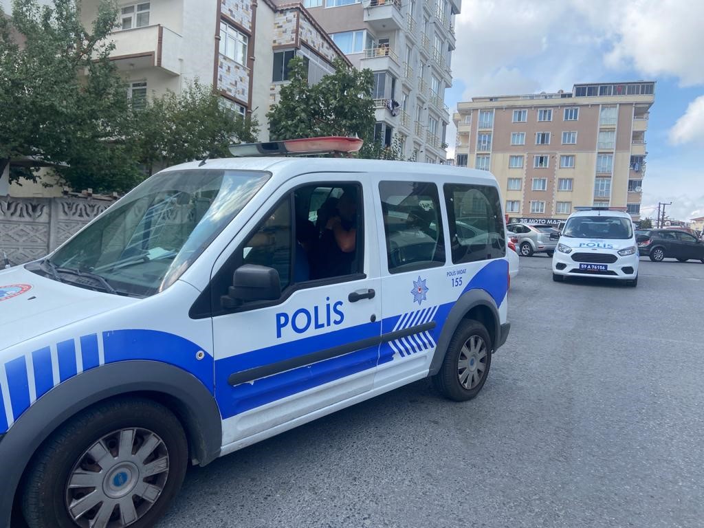 Aile kavgasında silahlar konuştu: Olaya müdahale eden polis omzundan yaralandı