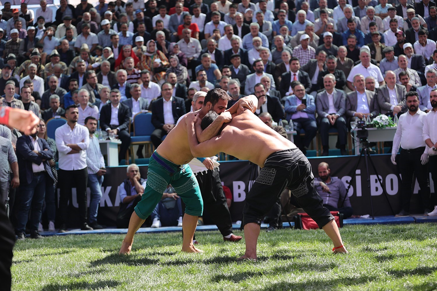 Dulkadiroğlu Bertiz G&uuml;reşleri nefes kesti
