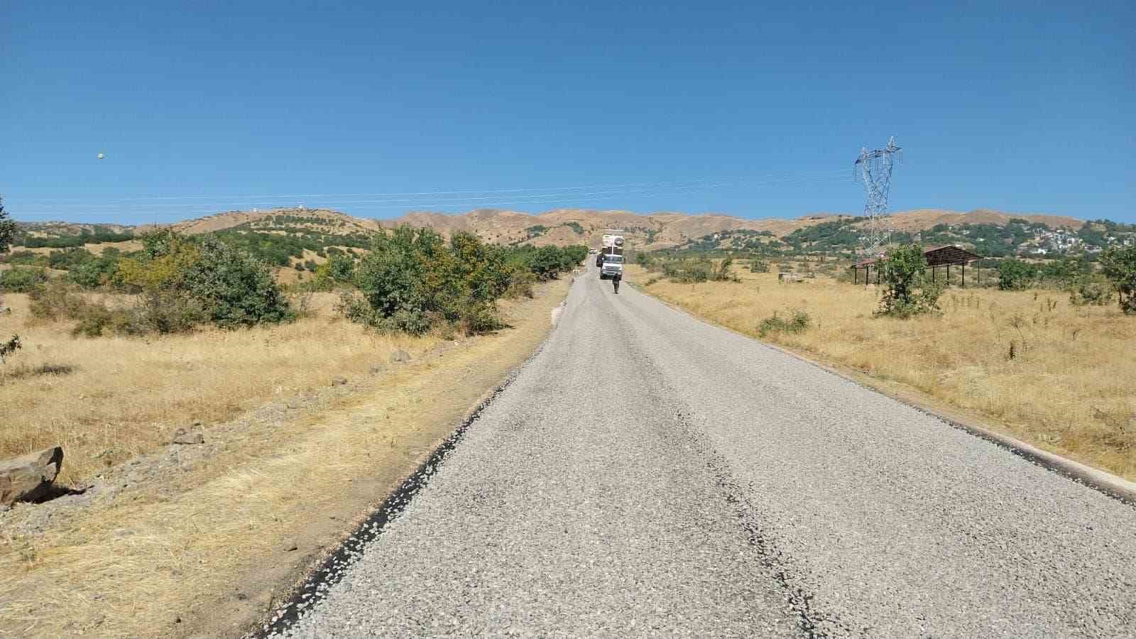 Heyelan nedeniyle kapalı olan yolda &ccedil;alışma tamamlandı
