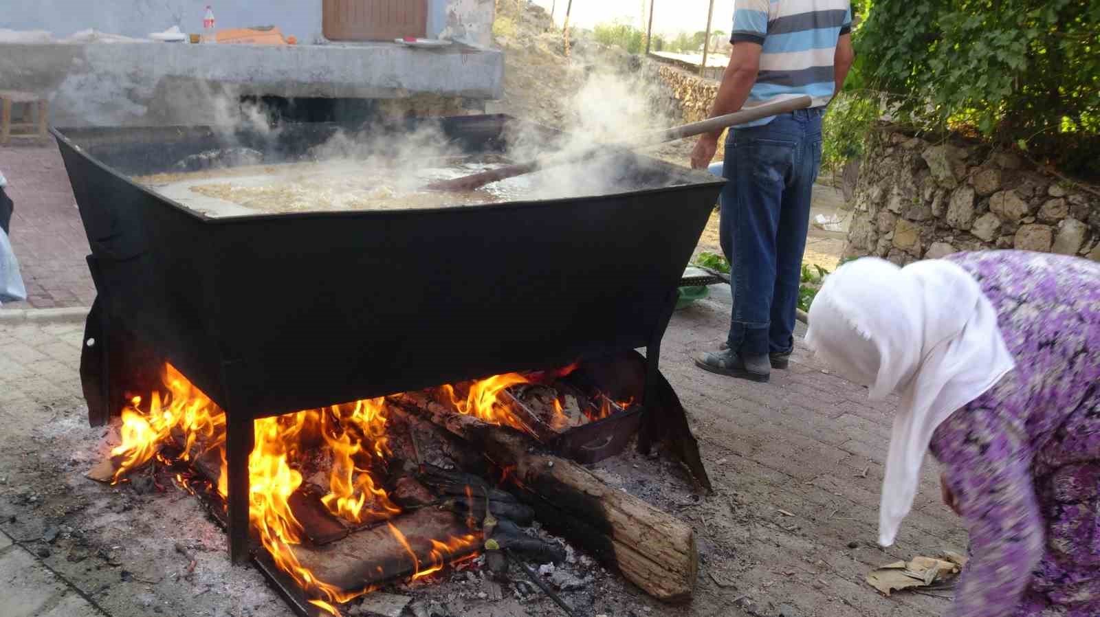 Gercüş’te bulgur kaynatma geleneği yüzyıllardır sürdürülüyor