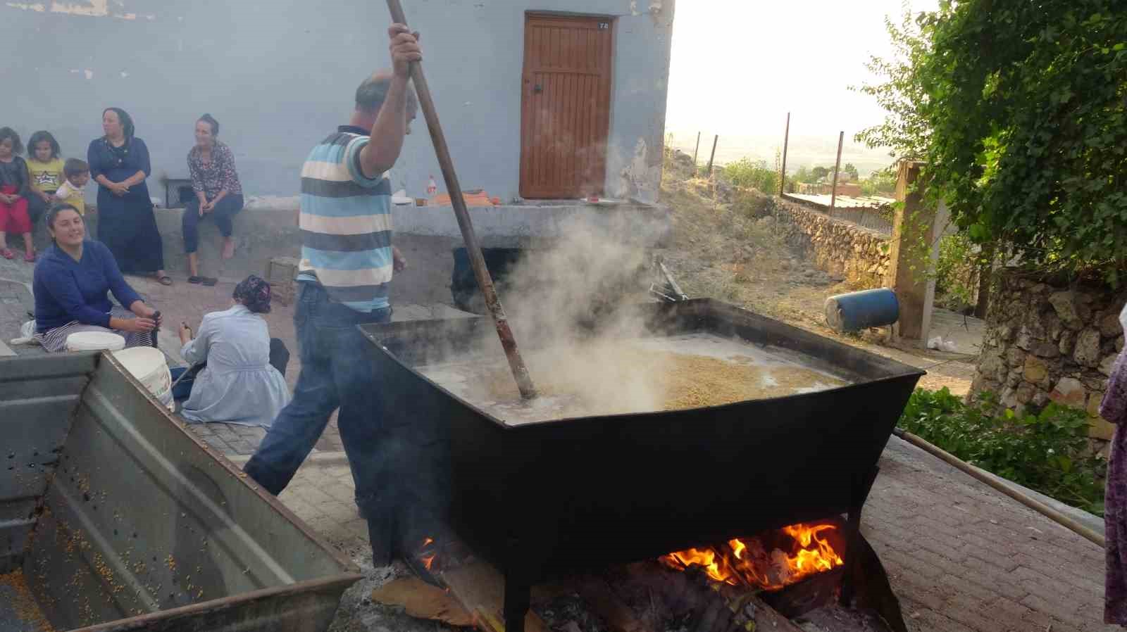 Gerc&uuml;ş&rsquo;te bulgur kaynatma geleneği y&uuml;zyıllardır s&uuml;rd&uuml;r&uuml;l&uuml;yor
