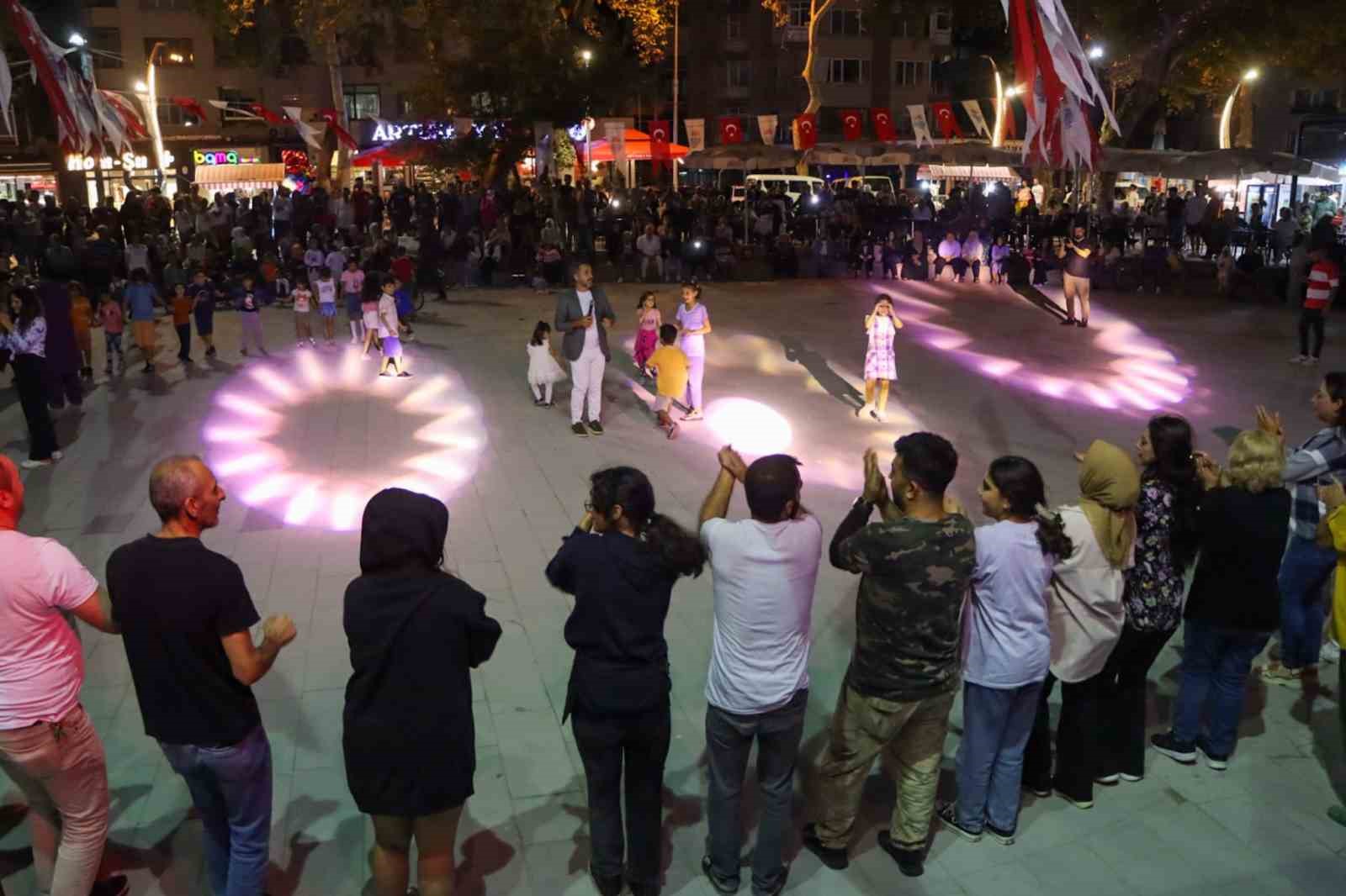Yalova Belediyesi’nden Sadullah Öztürk ve Rıdvan Doğan konseri