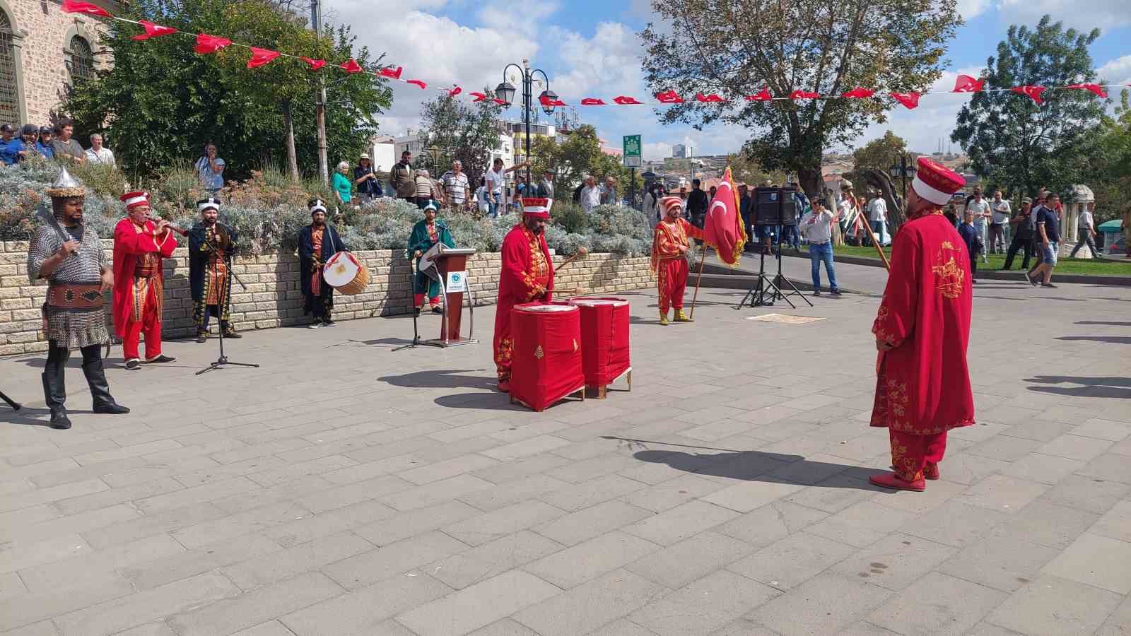 &Ccedil;oğu insan o deyimi yanlış biliyormuş: Pabucu dama atılmak deyiminin aslı b&ouml;yle
