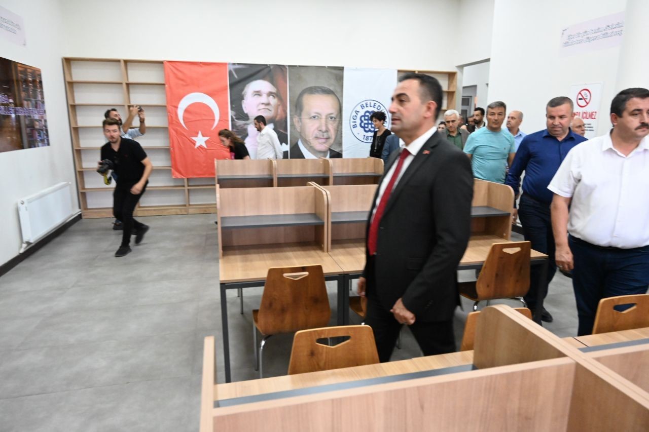 Biga’da Yeniceköy Kültür, Sanat ve Bilgi Evi ile Biga Millet Kıraathanesi açıldı
