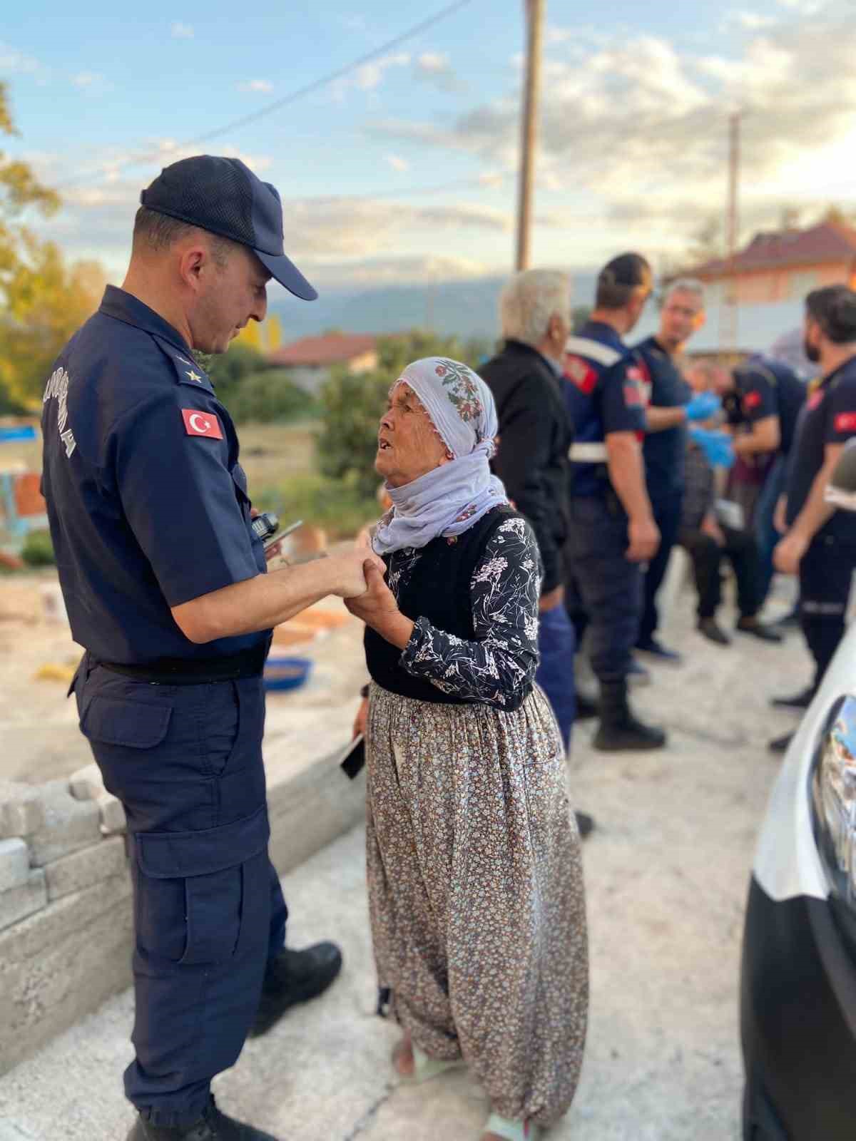 Kayıp yaşlı adamı jandarma ekipleri buldu