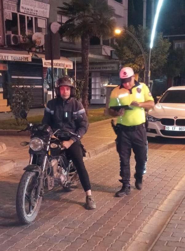 Gönen’de motosiklet ve araçlar denetlendi