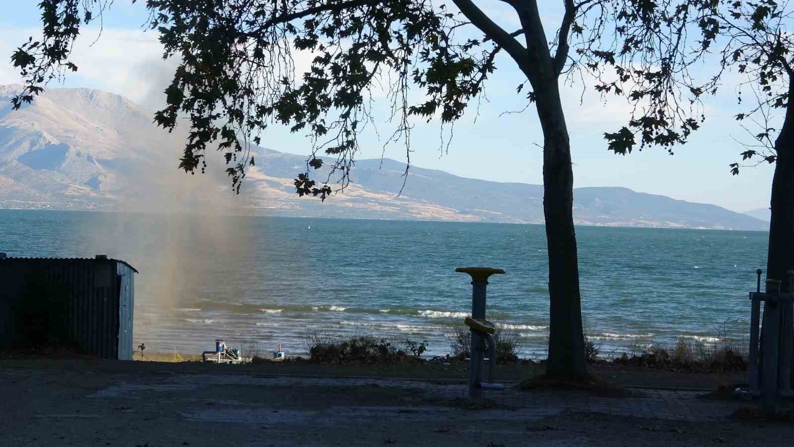 Eğirdir Gölü’nde bulunan el bombaları imha edildi