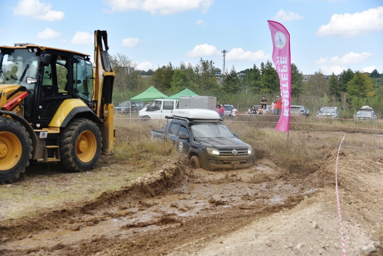 Off-road şenliği nefes kesti