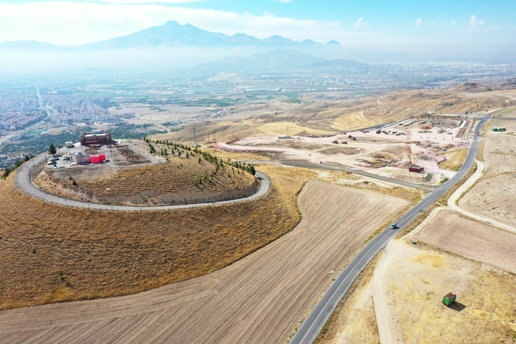 Başkan Çolakbayrakdar: “Millet bahçesi, şehrin yeni gözdesi olacak”