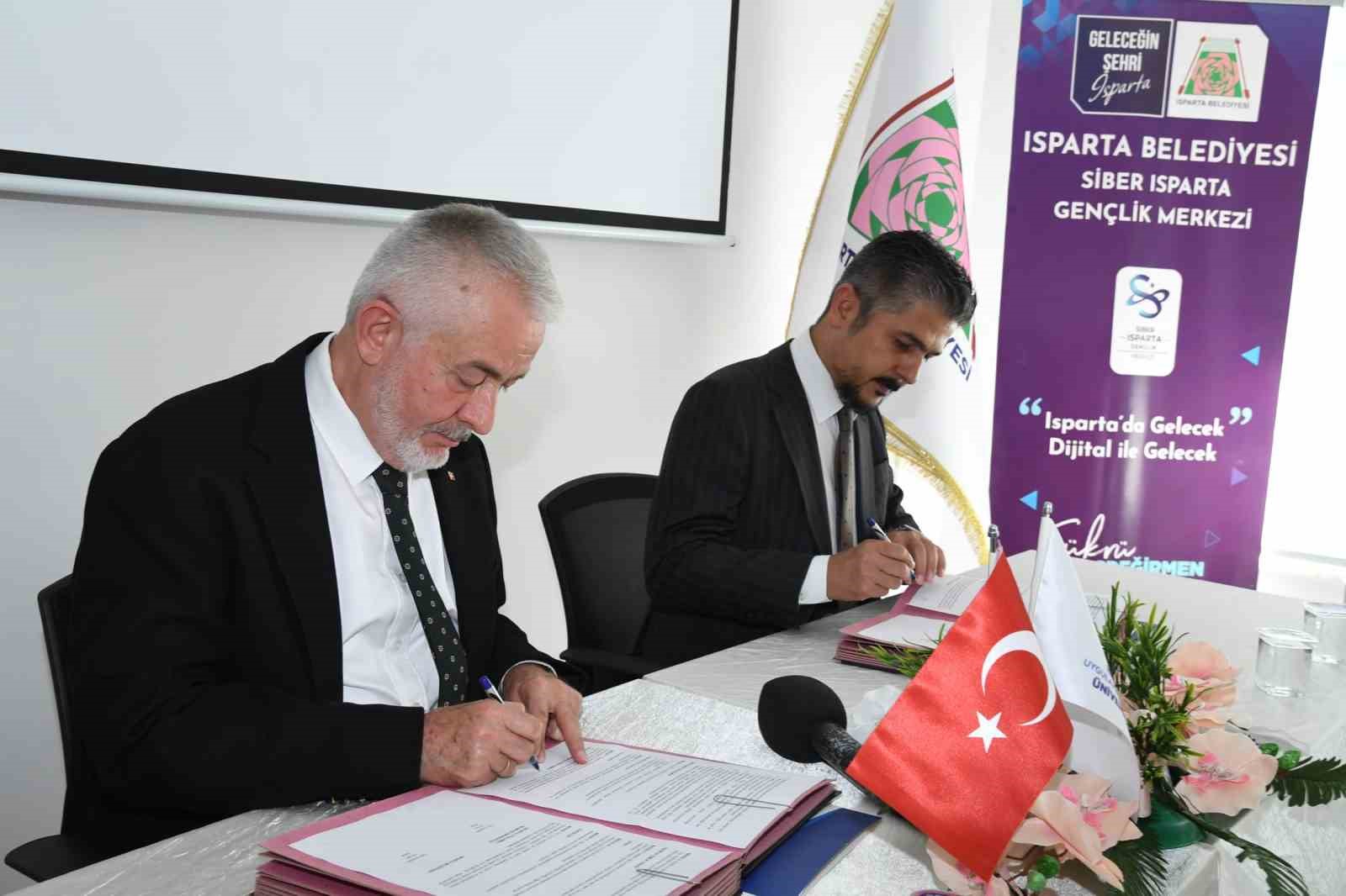 Isparta Belediyesi, girişimcilerin &ouml;n&uuml;n&uuml; a&ccedil;ıyor
