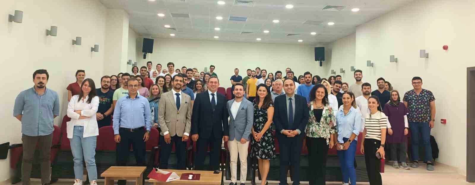 &lsquo;Diş Hekimliğinde 3 Boyutlu Yazıcılar&rsquo; Konulu Konferans b&uuml;y&uuml;k ilgi g&ouml;rd&uuml;
