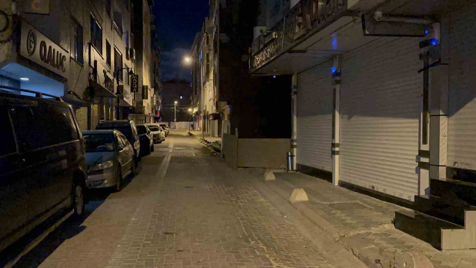 Zeytinburnu&rsquo;nda mağazaya silahlı saldırı: 1 &ouml;l&uuml;, 1 yaralı 