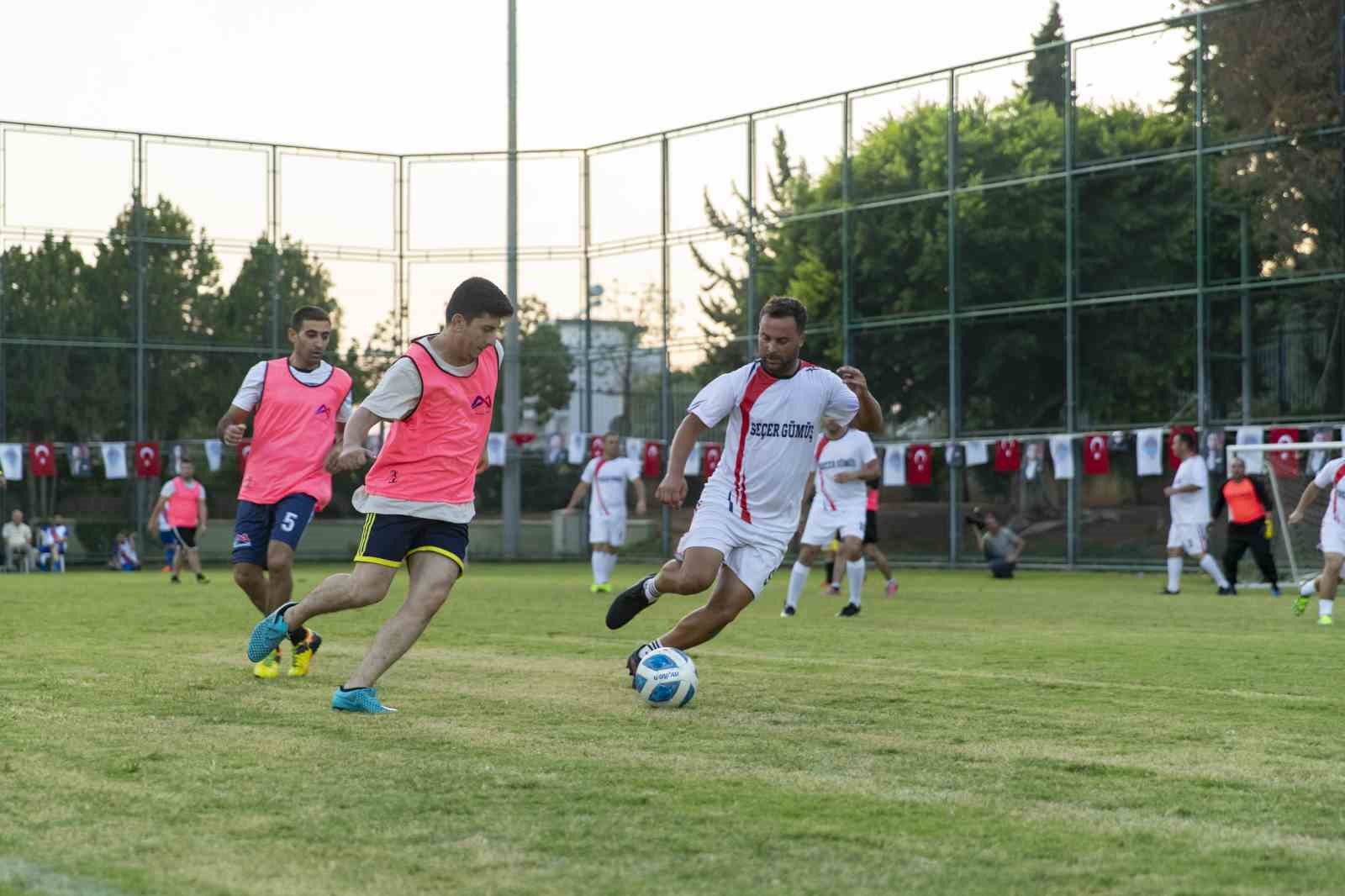 Mersin Büyükşehir Belediyesi 2. Birimler Arası Futbol Turnuvası başladı
