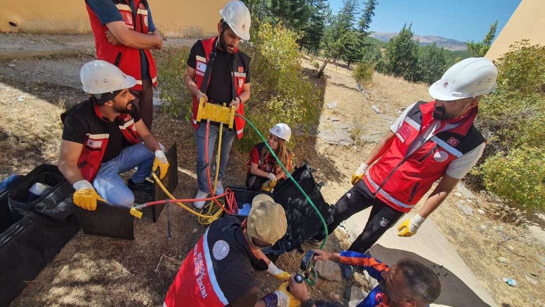 MEB Arama Kurtarma ekibine yeni katılan gönüllülere eğitim verildi
