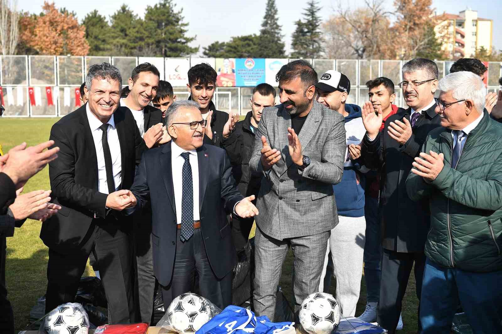 Büyükşehir, Amatör Spor Kulüplerine 1,5 milyon TL’lik malzeme desteği verecek
