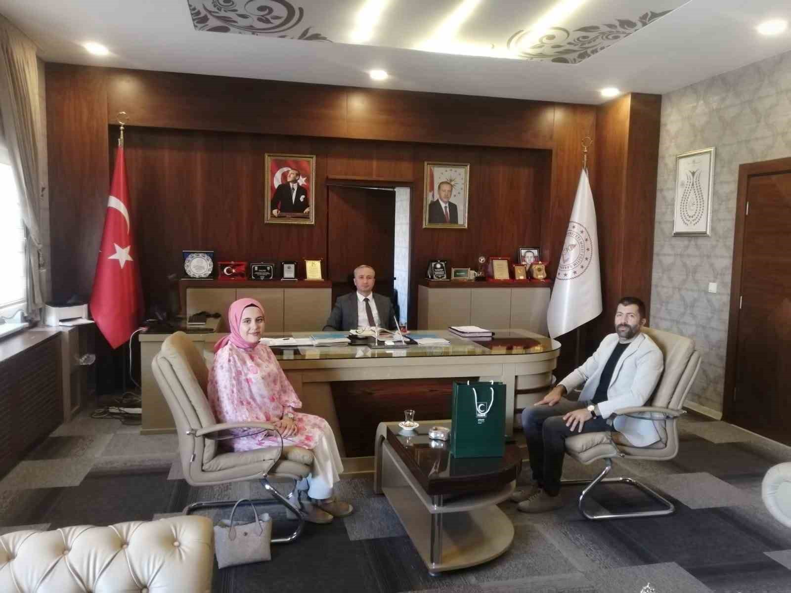 Yeşilay Ağrı Şube Başkanı Aslan&rsquo;dan Milli Eğitim M&uuml;d&uuml;r&uuml; K&ouml;krek&rsquo;e ziyaret
