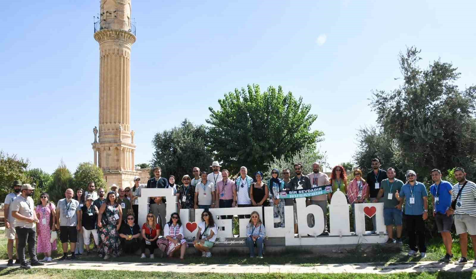 Nusaybin&rsquo;in tur rotasına alınması i&ccedil;in turizm rehberleri davet edildi

