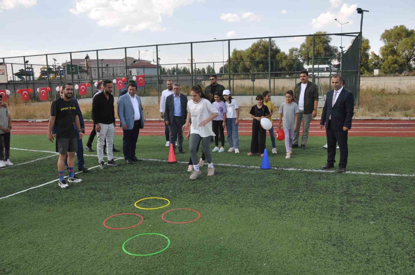 Bulanık’ta spor şenliği yapıldı