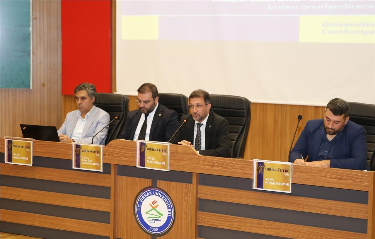 Şırnak&rsquo;ta "Ahilik k&uuml;lt&uuml;r&uuml;" paneli d&uuml;zenlendi
