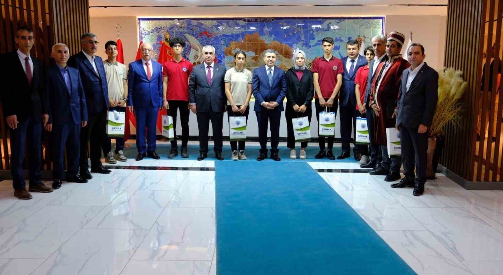 Şırnak’ta 36’ncı Ahilik Haftası programında kentin ahisine kaftan giydirildi