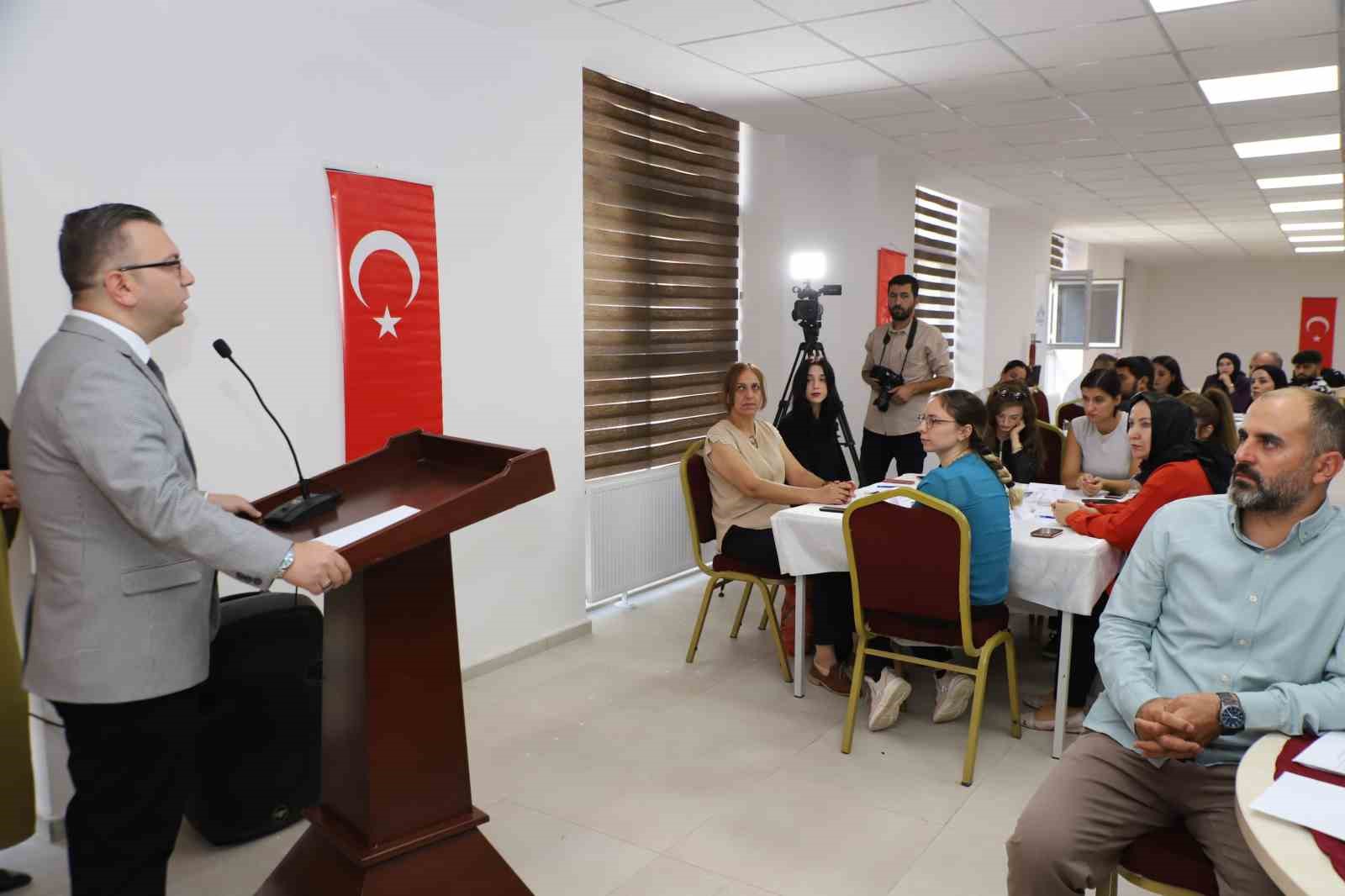 Hakkari’de "Aile Çalıştayı" düzenlendi