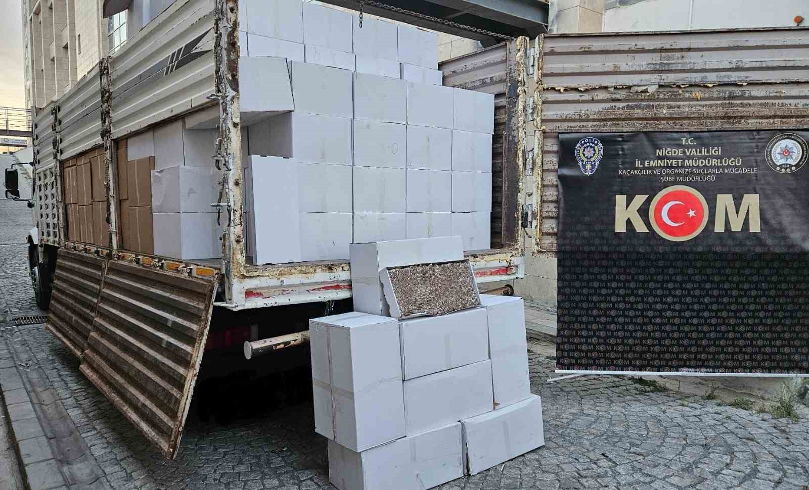 Niğde’de kaçakçılık operasyonu: Milyonlarca kaçak makaron ele geçirildi