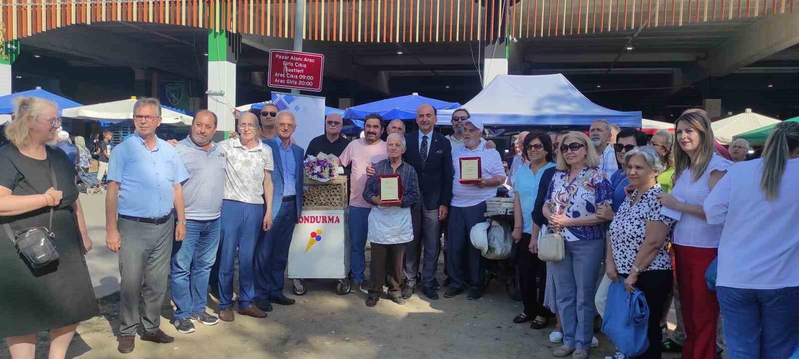 Onlar kentin dondurmacı dedeleri
