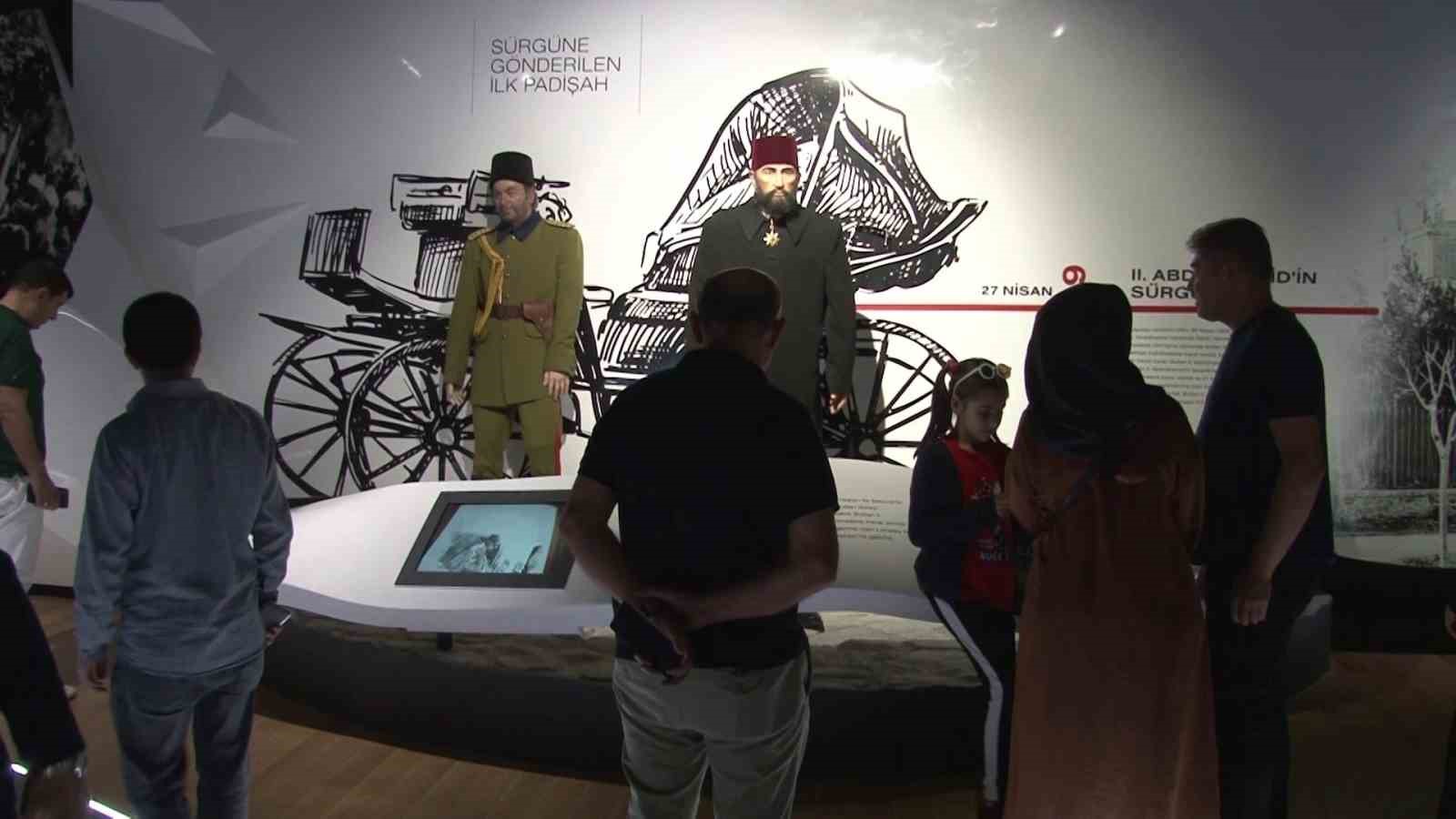 Gaziler ve şehit aileleri Demokrasi ve Özgürlükler Adası’nı ziyaret etti