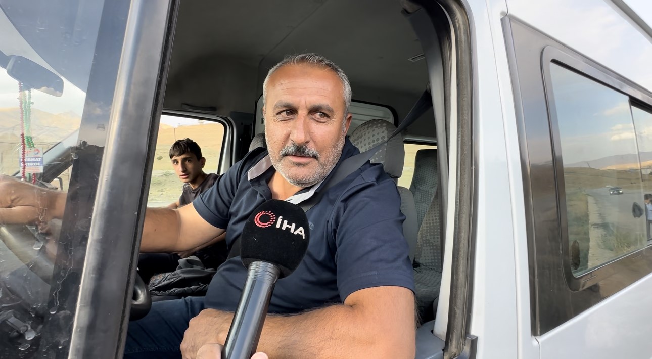 Yolun ortasında korkuluksuz kanal tehlike saçıyor