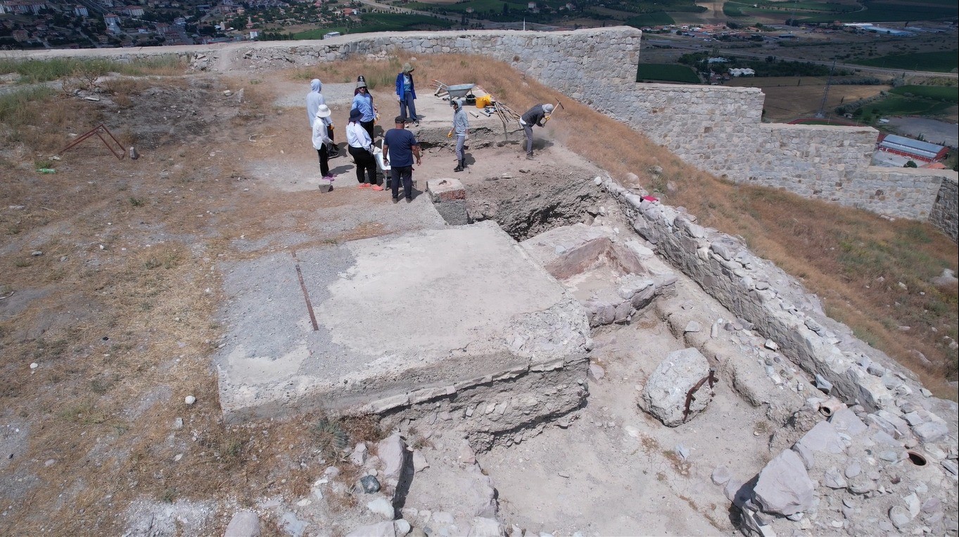 Galyalıların inşa ettiği 2 bin 300 yıllık stratejik kale: Kalecik Kalesi
