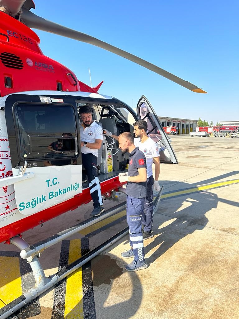 Şırnak’ta ambulans helikopter Demhat bebek için havalandı
