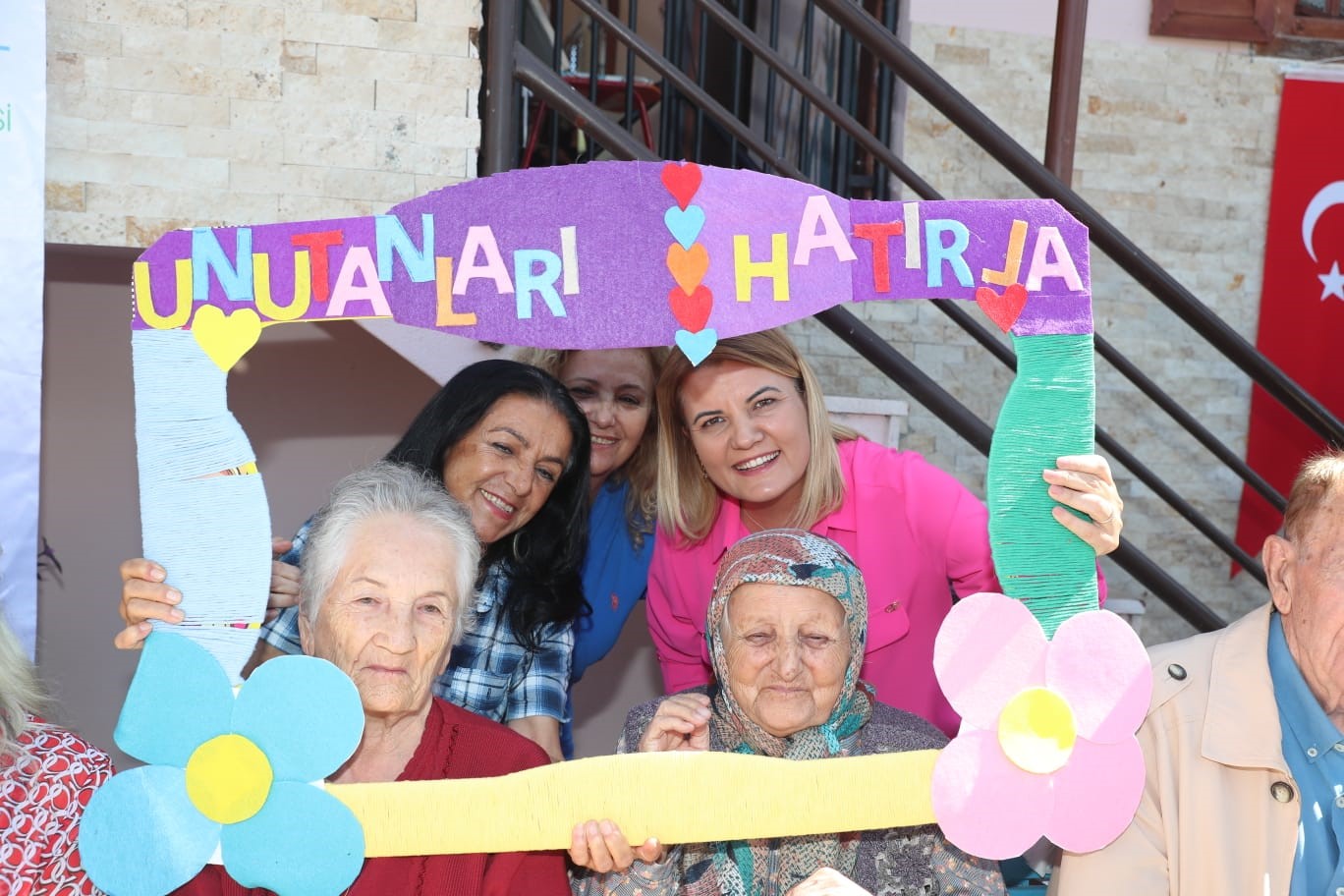 Alzheimer Yaşam Evi’nde hastalık değil, sevgi var