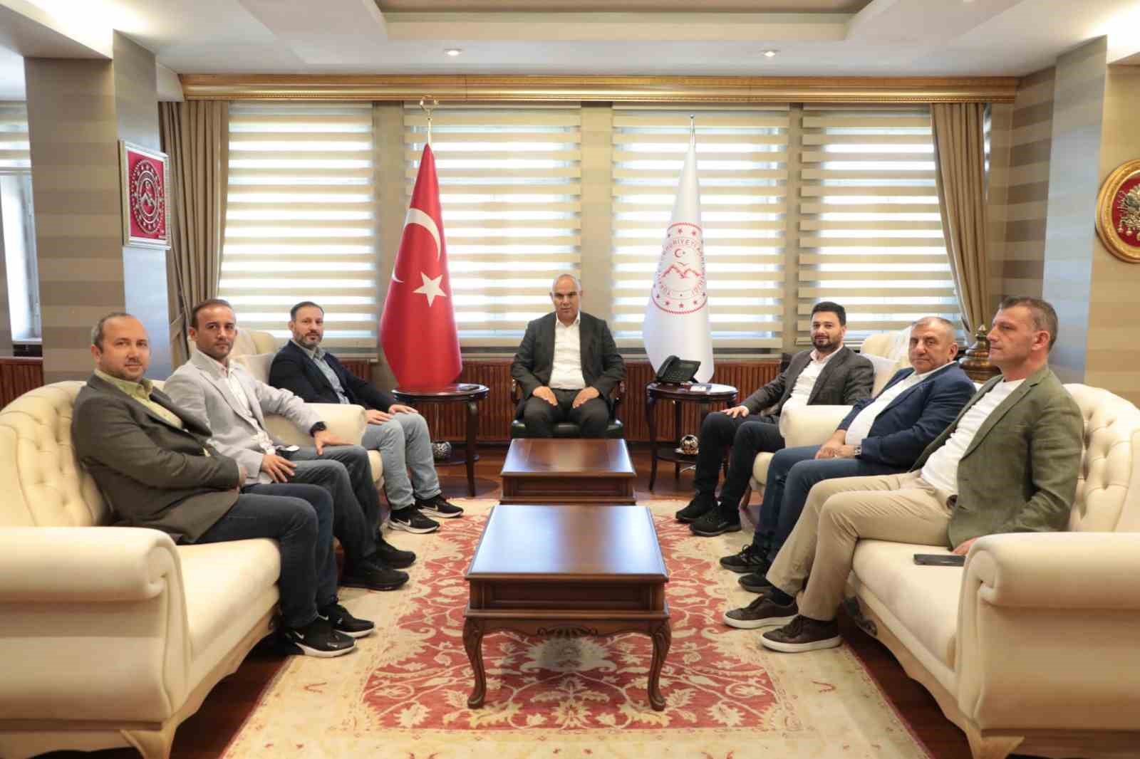 Ağrı Valisi Ko&ccedil;, Kağıthane Belediye Başkanı &Ouml;ztekin ve diğer misafirleri ağırladı
