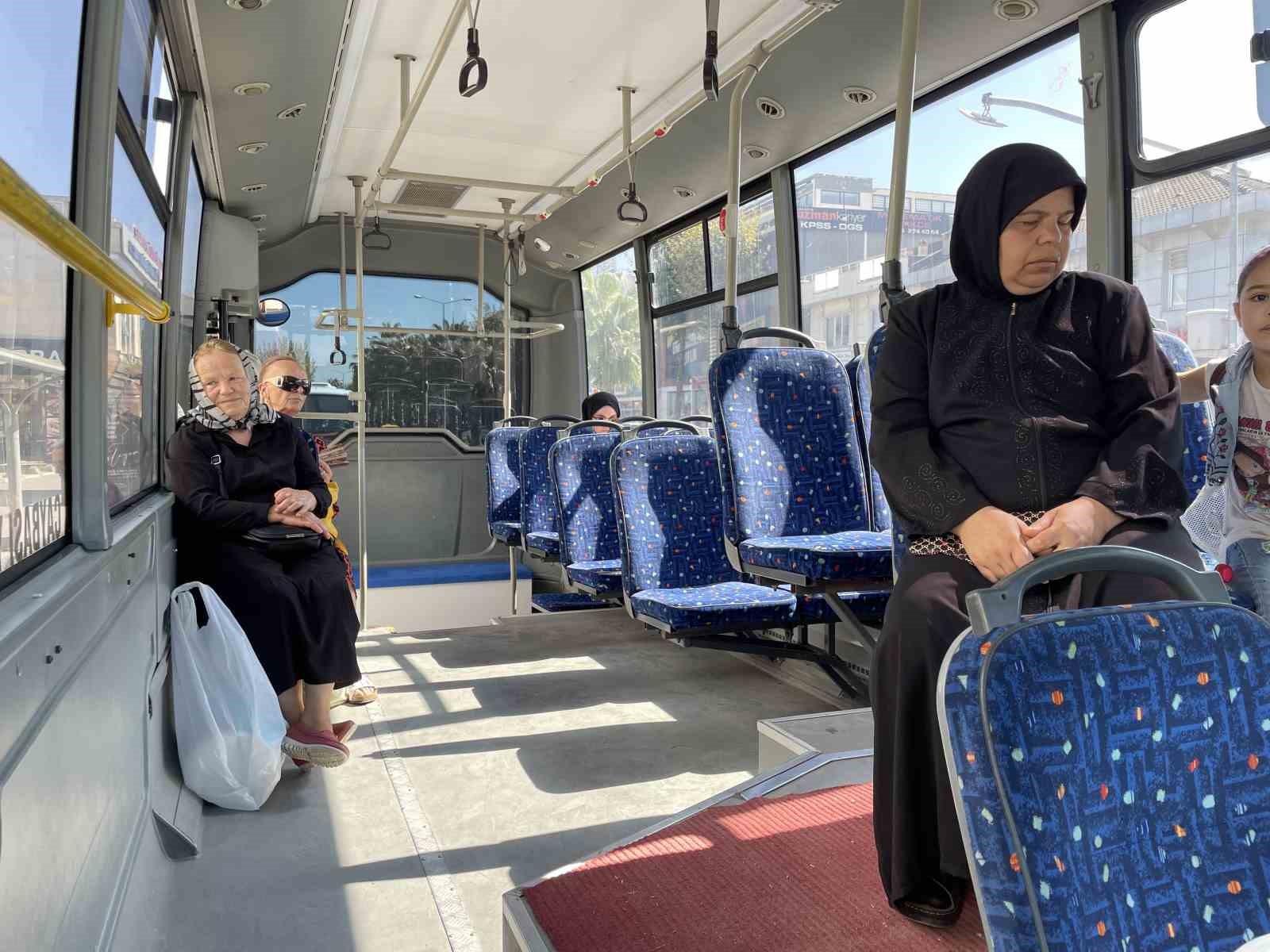 Sakarya’da 65 yaş üstü de parası olmayan da bu otobüsleri kullanabiliyor