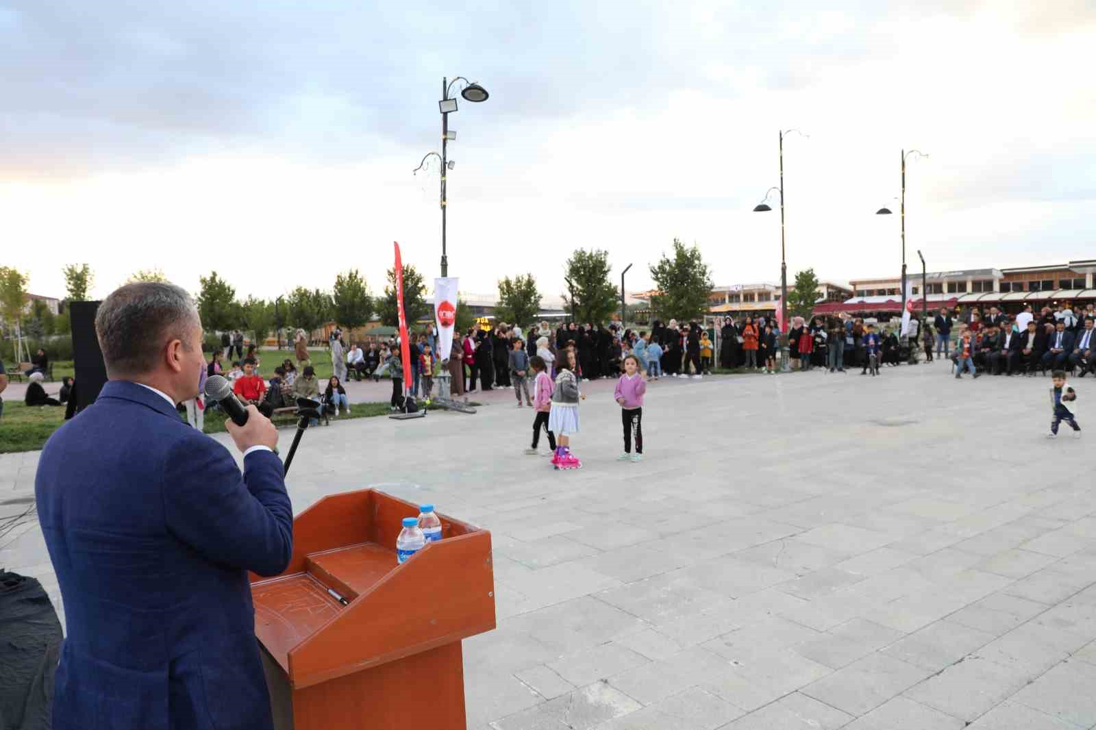 Ağrı’da imam hatiplilerden sema gösterisi
