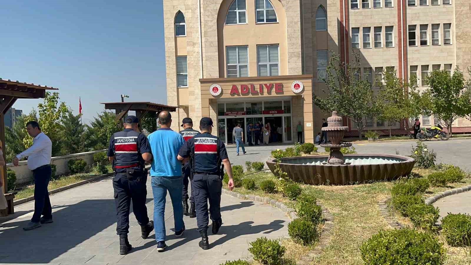 FETÖ’den aranan şüpheli tutuklandı