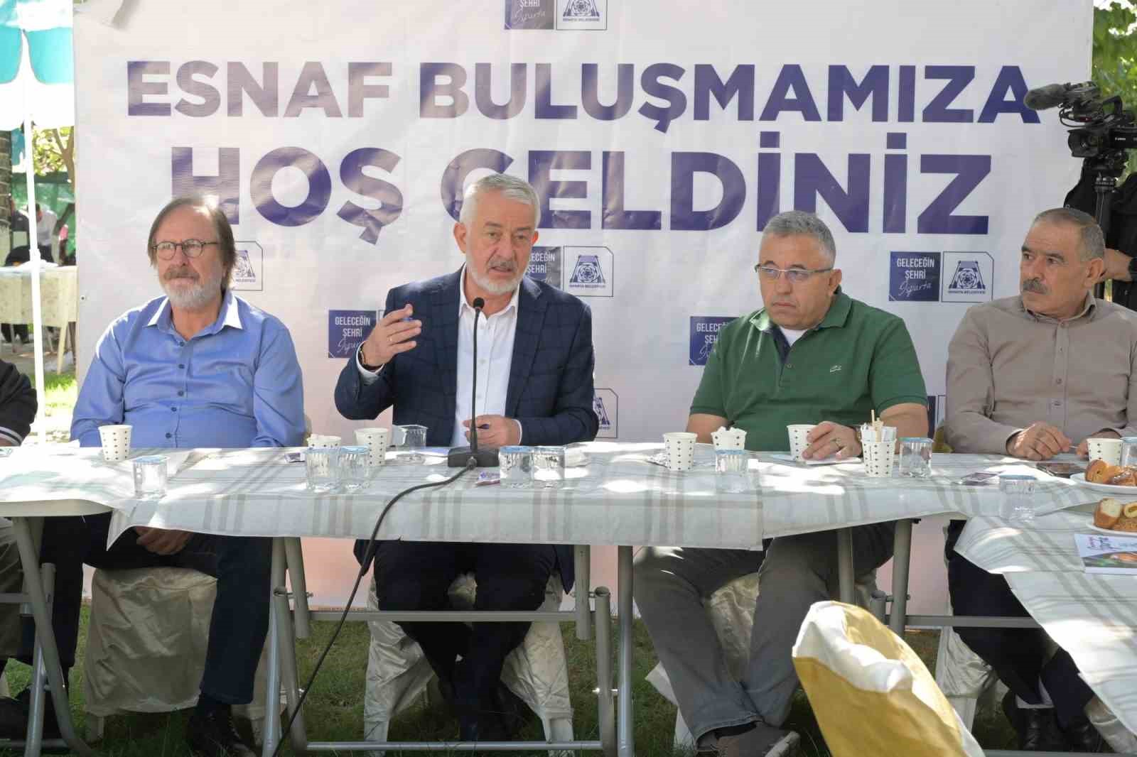 Esnaf: "Üreten bir belediye başkanına sahibiz"