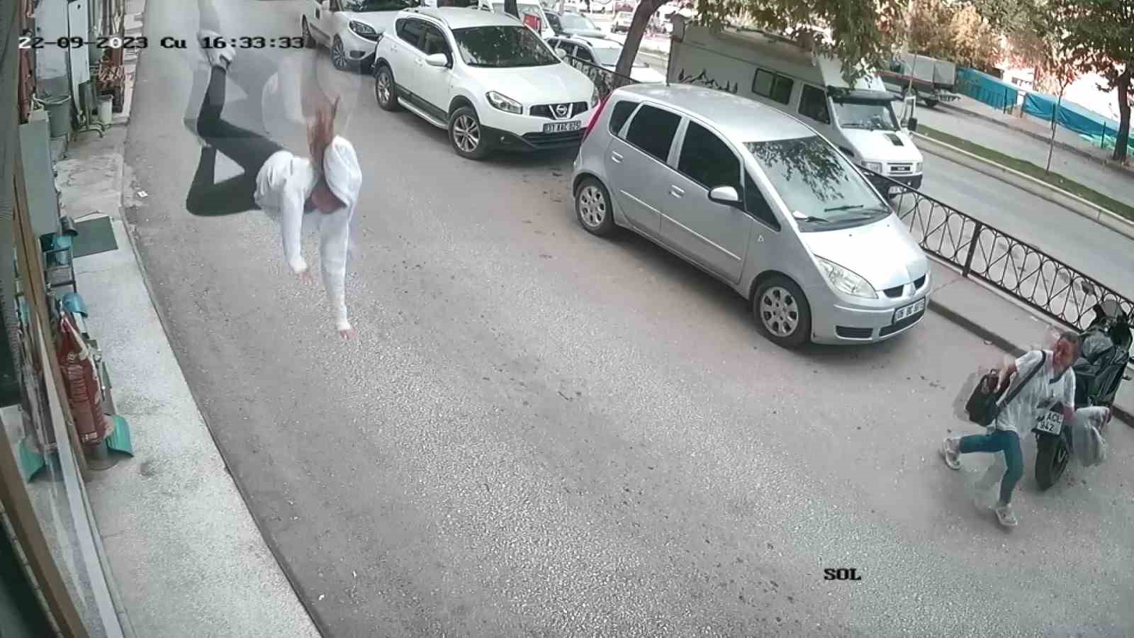 Kastamonu’da genç kızın 3. kattan düşme anı kameraya yansıdı