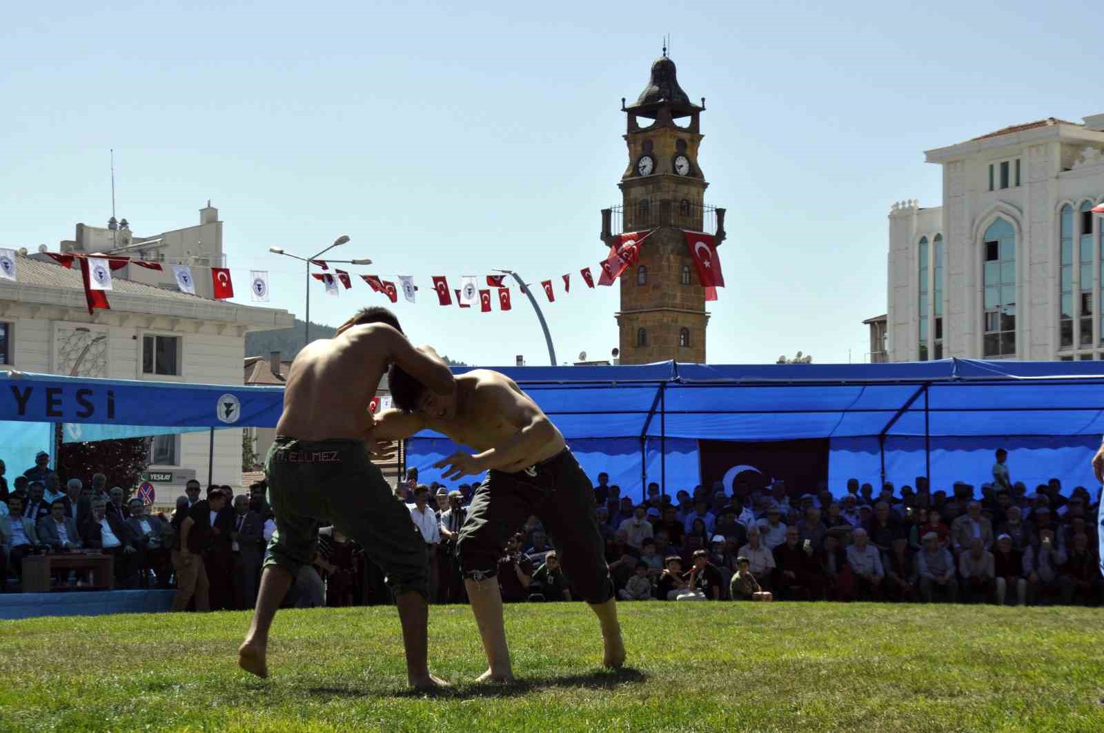 Yozgat’ta yağlı güreş müsabakaları başladı