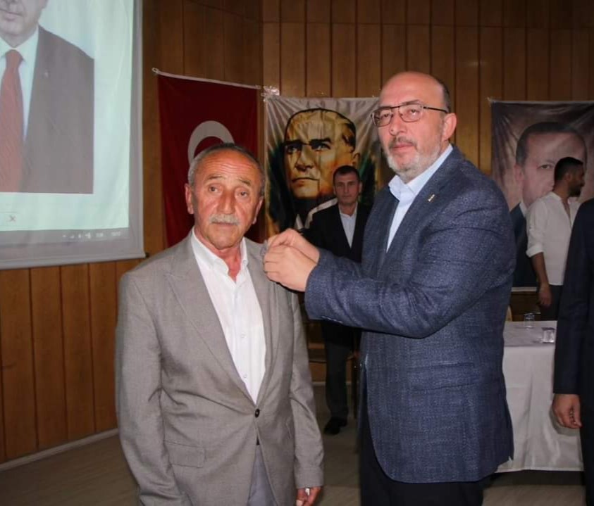 Hisarcık CHP İlçe Başkanı İsmail Kurt istifa ederek AK Parti’ye geçti
