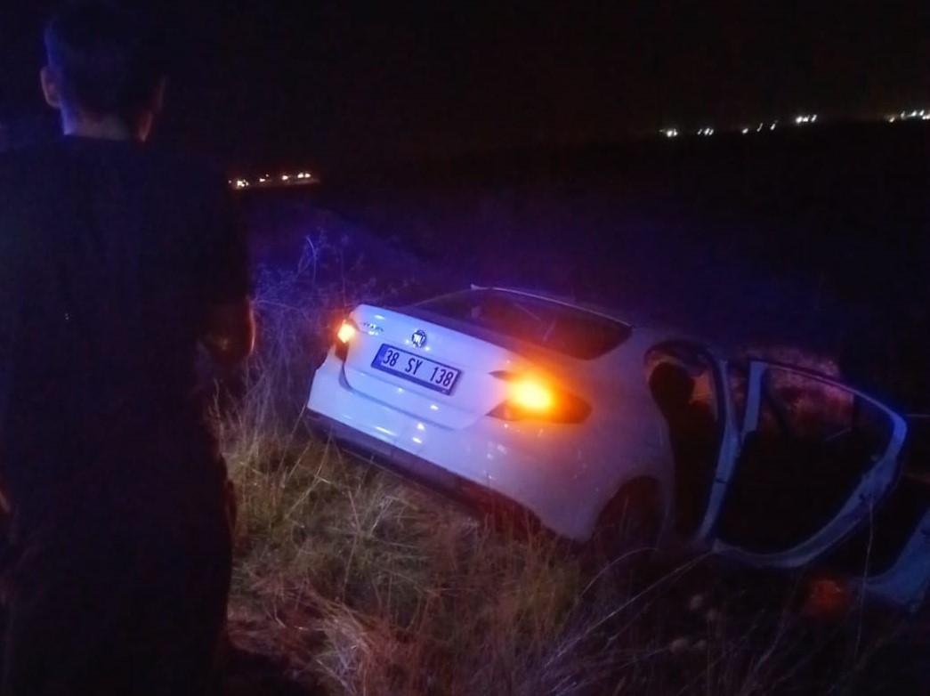 Mardin’de otomobil şarampole yuvarlandı: 1’i çocuk 5 yaralı