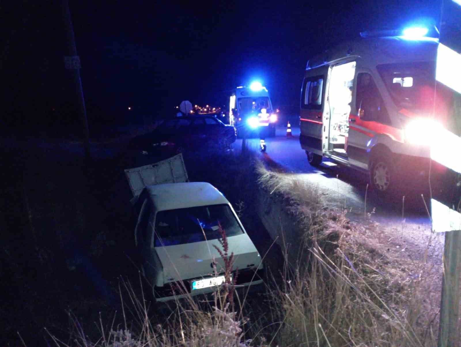 Direksiyon hakimiyetini kaybetti, yol kenarındaki menfeze düştü