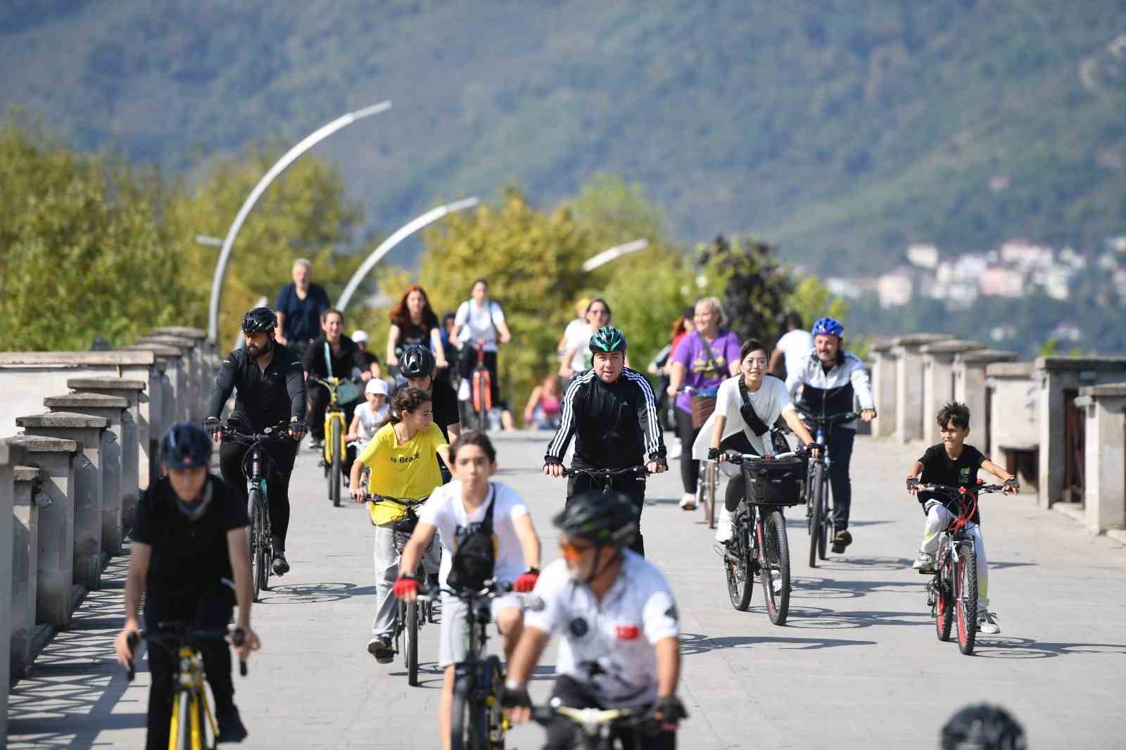 Doğa ve sağlık i&ccedil;in pedal &ccedil;evirdiler
