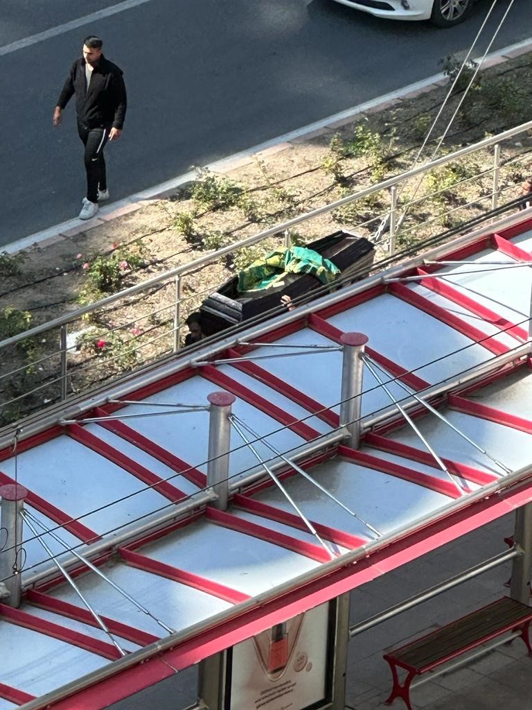 Tramvay kazasında ölen gencin ailesinden tabutlu tepki
