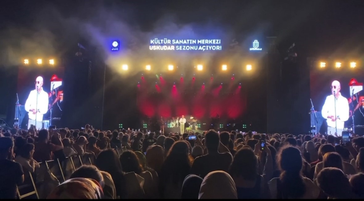 Üsküdar’da kültür sanat sezonu Mahzar Alanson konseriyle başladı 