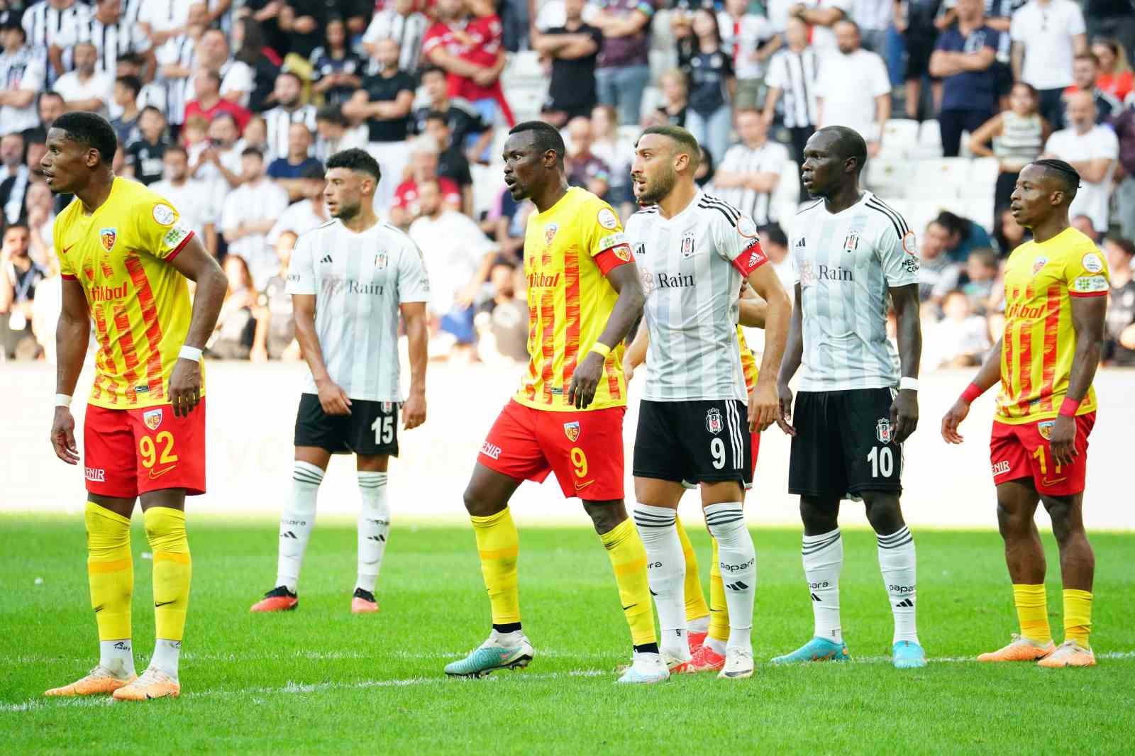 Trendyol Süper Lig: Beşiktaş: 0 - Kayserispor: 0 (İlk yarı)
