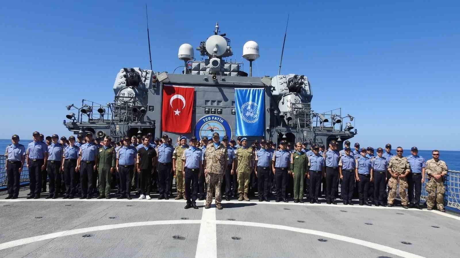 UNIFIL Deniz Görev Kuvveti Komutanı, TCG FATİH gemisini ziyaret etti
